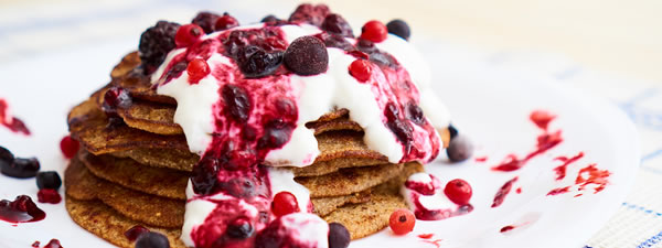 Healthy pancakes with berries