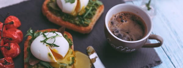 Poached eggs and coffee