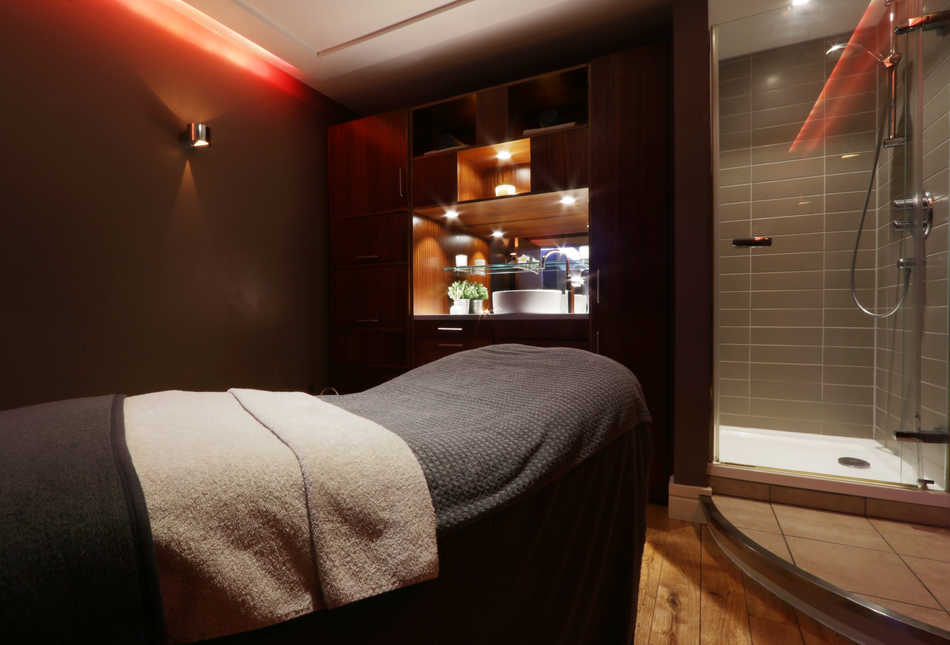 Elemis Peaceful Pregnancy Massage Titanic Spa
