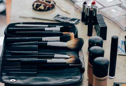Makeup and makeup brushes