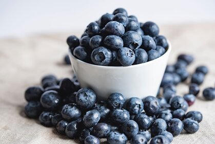 Fresh blueberries in bowl